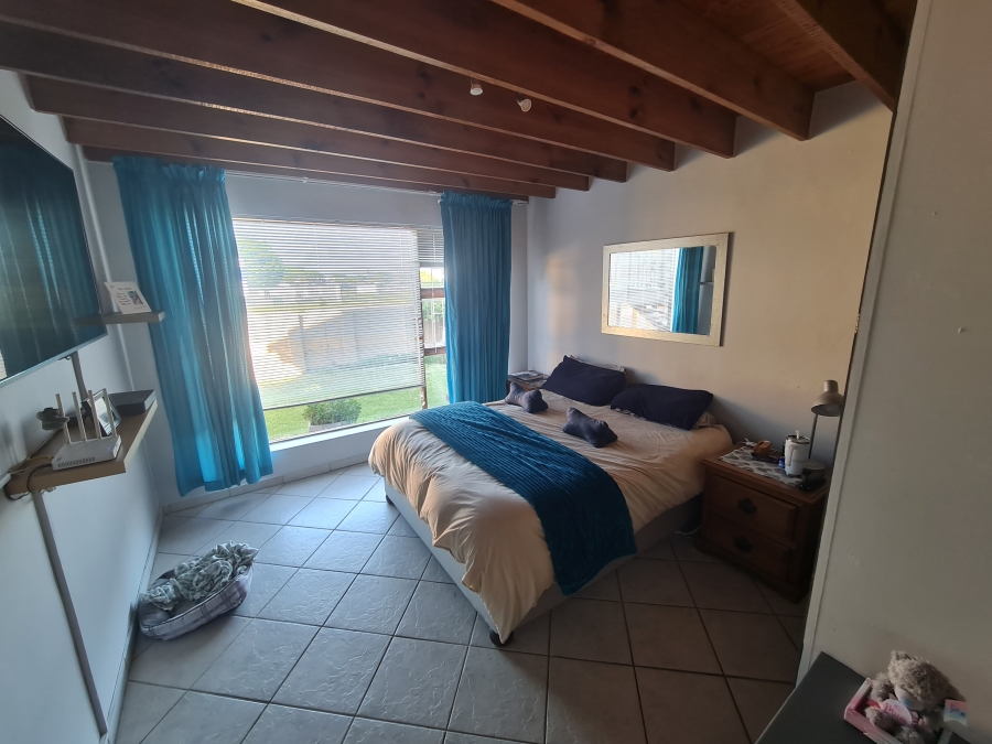 3 Bedroom Property for Sale in Wavecrest Eastern Cape